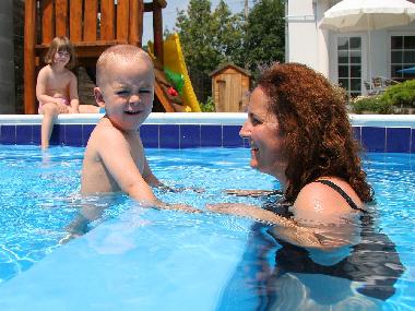 NEU!!Zusammengebaute Kinder-und Erwachsenen pool (Kinderteil: 35 cm tief, Erw.teil: 135 cm tief, mit