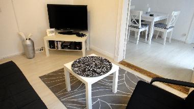 Flachbildfernseher mit DVD Player