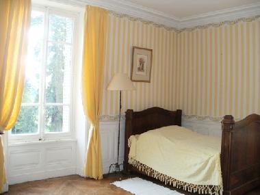 Schloss / Burg in Les Halles (Rh�ne) oder Ferienwohnung oder Ferienhaus