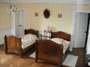 Schloss / Burg in Les Halles (Rh�ne) oder Ferienwohnung oder Ferienhaus