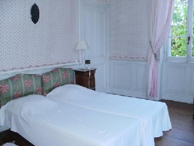 Schloss / Burg in Les Halles (Rh�ne) oder Ferienwohnung oder Ferienhaus