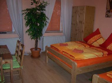 Schlafzimmer 1