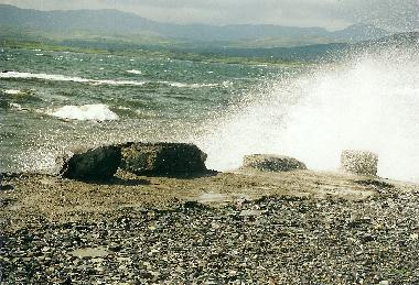 Brandung am 200 m nahen Strand