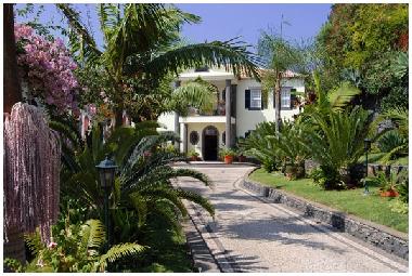 Villa in Funchal (Madeira) oder Ferienwohnung oder Ferienhaus