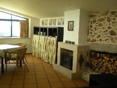 Am w�rmenden Kaminfeuer wird auch ein k�hlerer Abend gem�tlich...