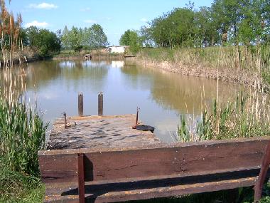 4 gro�e Stege zum Angeln