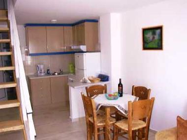 Einbaukueche mit separater Essecke