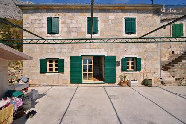 Ferienhaus in Mimice Medici (Splitsko-Dalmatinska) oder Ferienwohnung oder Ferienhaus