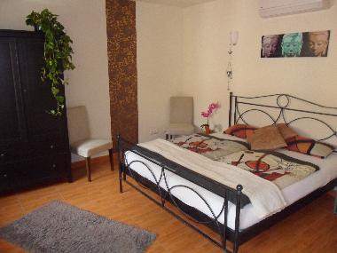 Bequem schlafen mit direkten Zugang zum Duschbad