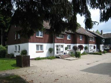 Appartments Frontseite mit eigenem Parkplatz