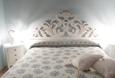 Schlafzimmer mit Doppelbett