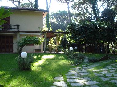 Villa in MArina Di Pietrasanta (Lucca) oder Ferienwohnung oder Ferienhaus