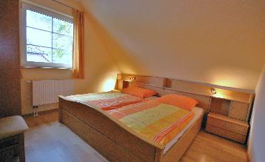 4 Schlafzimmer-jeweils mit Doppelbetten f�r insgesamt 8 Pers.... Weiter Fotos unter www.ostsee-ferie