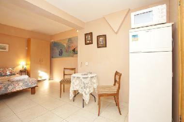 Apartment 2 - Studio mit grossem Kuehlschrank