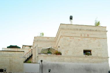 Pesce Spada bern den Dchern Monopolis