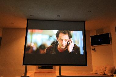 Projektionssystem und 130 Filme f�r Kinoabende