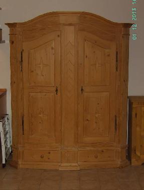 Kleiderschrank