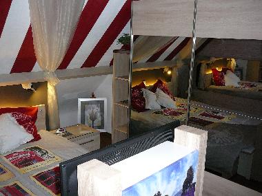 Spiegel-Schlafzimmer