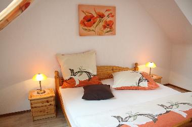 Schlafzimmer 1 mit Doppelbett