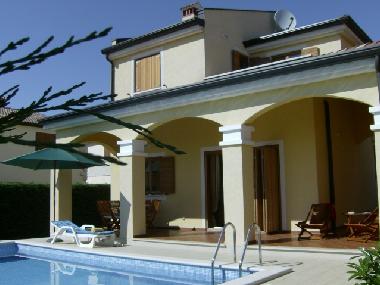 Ferienhaus Maras mit Pool