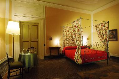 Schloss / Burg in Lucca (Lucca) oder Ferienwohnung oder Ferienhaus