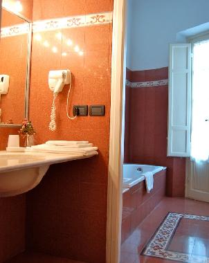 Schloss / Burg in Lucca (Lucca) oder Ferienwohnung oder Ferienhaus