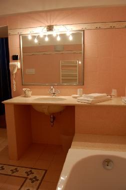 Schloss / Burg in Lucca (Lucca) oder Ferienwohnung oder Ferienhaus