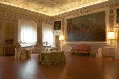 Schloss / Burg in Lucca (Lucca) oder Ferienwohnung oder Ferienhaus