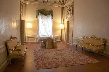 Schloss / Burg in Lucca (Lucca) oder Ferienwohnung oder Ferienhaus