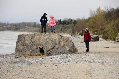 Strandspaziergang im Herbst