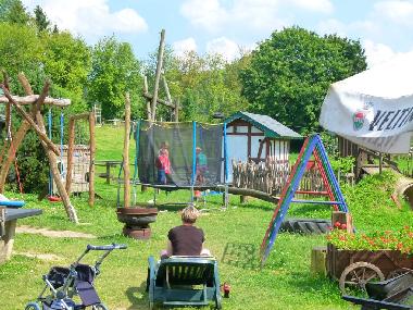 Unser hauseigener Spielplatz an der Hubertus-Tenne