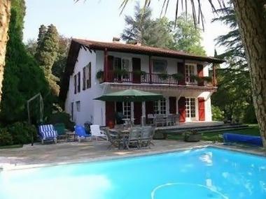 Villa in Cambo les Bains (Pyr�n�es-Atlantiques) oder Ferienwohnung oder Ferienhaus