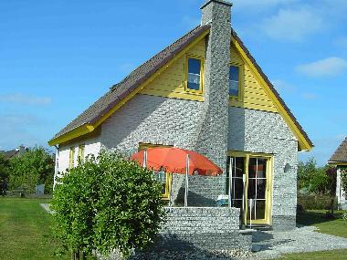 Ansicht auf das Ferienhaus vom Garten.