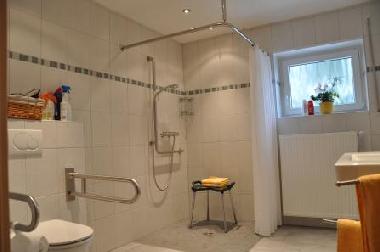 Behindertenfreundliche Duche