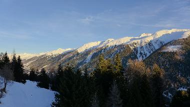 Sicht hinauf ins Rhonetal