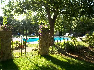 Ferienhaus in ROGNES (Bouches-du-Rh�ne) oder Ferienwohnung oder Ferienhaus