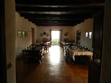 Der Essenssaal mit Blick auf das kristallklare Meer