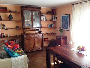 Wohn und Speisesaal mit antike M�bel