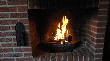 Kamin im oberen Wohnzimmer