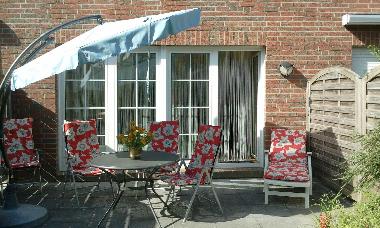 Gro�e Terrasse mit Gartenanteil