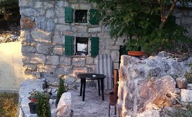 Ferienhaus in Sestanovac (Splitsko-Dalmatinska) oder Ferienwohnung oder Ferienhaus