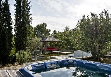 Pension in Saint-Marc-Jaumegarde (Bouches-du-Rh�ne) oder Ferienwohnung oder Ferienhaus