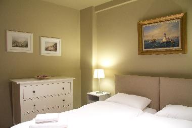 Doppelzimmer No.3. Betten kann man trennen im EG