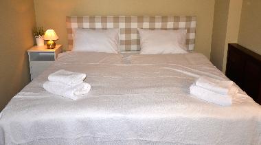 Doppelzimmer No. 4 im OG auf Wunsch auch mit Babybett - K�che auf der gleichen Etage. Ideal f�r Elte