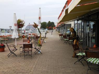 Promenade am Hafen