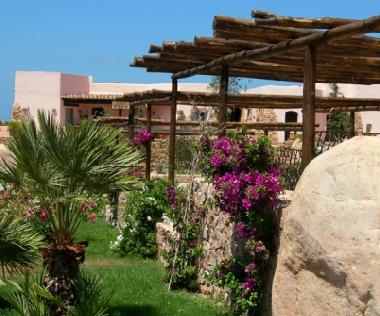 Villa in Trinita D Agultu (Olbia-Tempio) oder Ferienwohnung oder Ferienhaus