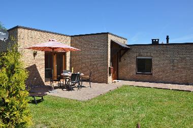 Bungalow mit Garten und Terrasse
