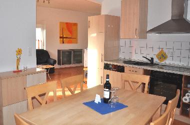 Wohnk�che mit Blick zum Wohnzimmer