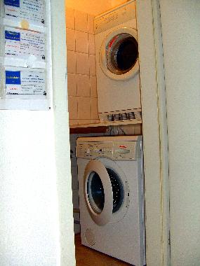 Waschmaschine und Trockner inkl.