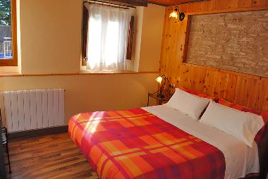 Schlafzimmer und Badezimmer